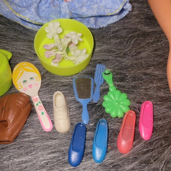 vintage Barbie Doll Lot And Misc Accessories 1966/1987 Skipper Bendable Knees - Picture 3 of 13